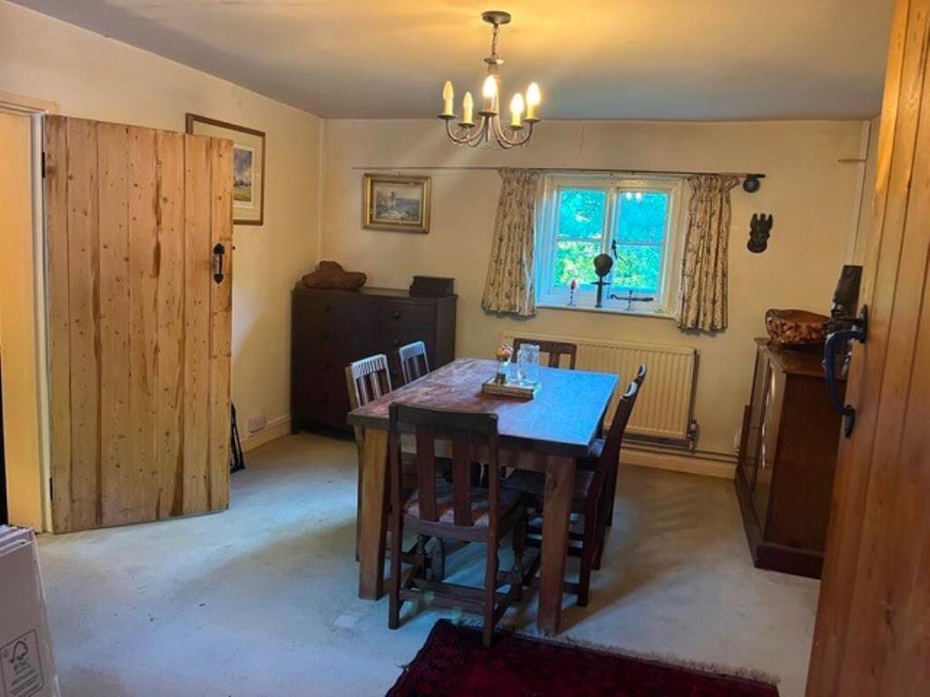 Lot: 113 - DETACHED COTTAGE FOR IMPROVEMENT ON 0.3 ACRE PLOT - Dining room